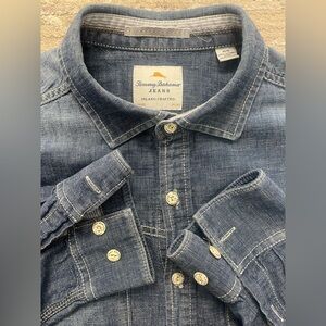 Tommy Bahama Jeans - All cotton denim button up shirt Size Medium